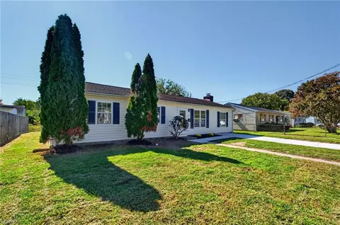 Exterior - 1820 Moger Dr, Hampton, VA 23663 photo 2 of 9