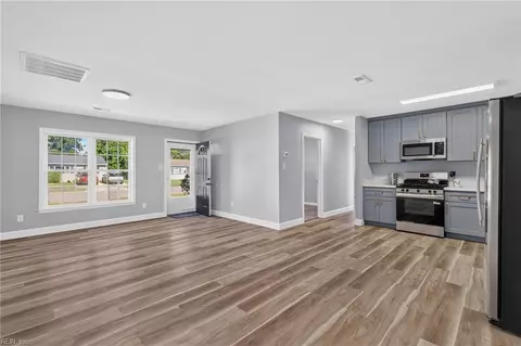 Living - 1820 Moger Dr, Hampton, VA 23663 photo 2 of 2