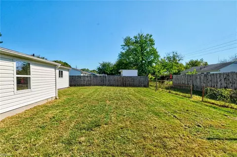 Exterior - 1820 Moger Dr, Hampton, VA 23663 photo 4 of 9