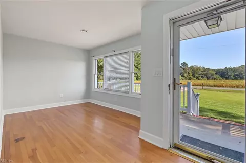 Entry Way - 2647 Desert Rd, Suffolk, VA 23434 photo 2 of 4