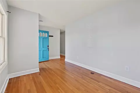 Entry Way - 2647 Desert Rd, Suffolk, VA 23434 photo 3 of 4