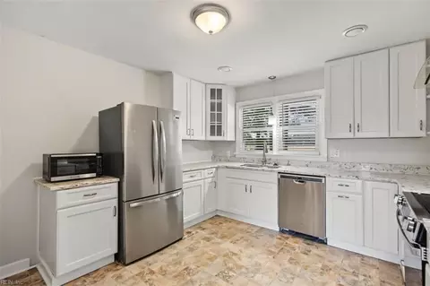 Kitchen - 2647 Desert Rd, Suffolk, VA 23434 photo 2 of 6