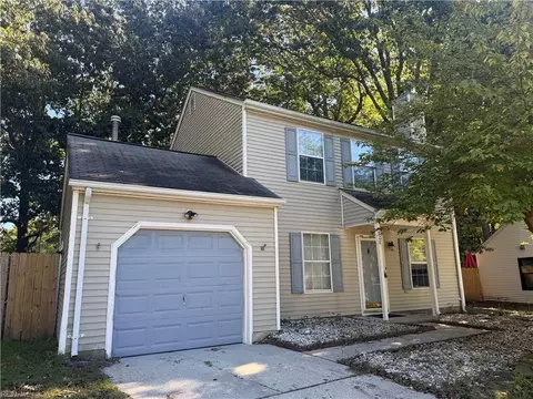 828 Maywood Cir, Newport News, VA 23608