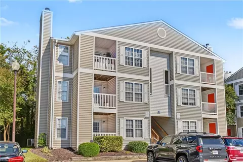 1813 Chantilly Ct, Virginia Beach, VA 23451