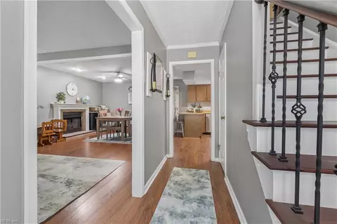 Entry Way - 13 Phyllis Ln, Hampton, VA 23666 photo 2 of 5