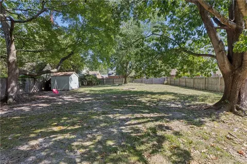 Exterior - 13 Phyllis Ln, Hampton, VA 23666 photo 3 of 7