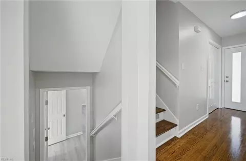 Entry Way - 305 Shoreline Dr, Hampton, VA 23669 photo 3 of 3