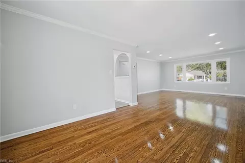 Living - 305 Shoreline Dr, Hampton, VA 23669 photo 2 of 5