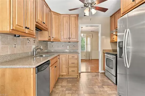 1609 Macroger Ct, Virginia Beach, VA 23464