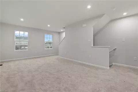 Living - 128 Shipwright Ln, Suffolk, VA 23434 photo 2 of 3
