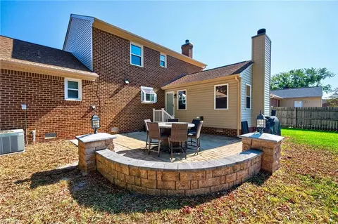 Exterior - 24 Phyllis Ln, Hampton, VA 23666 photo 7 of 8