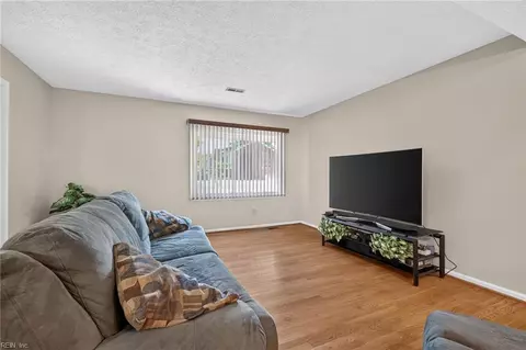Living - 24 Phyllis Ln, Hampton, VA 23666 photo 2 of 6
