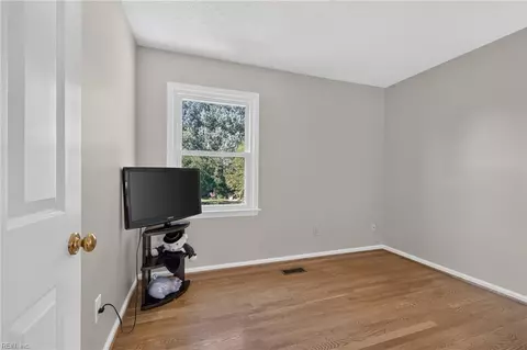 Bedroom - 24 Phyllis Ln, Hampton, VA 23666 photo 1 of 6