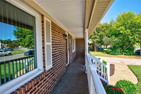 Exterior - 24 Phyllis Ln, Hampton, VA 23666 photo 4 of 8