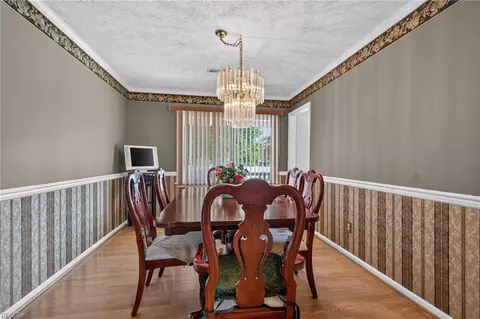 Dining - 24 Phyllis Ln, Hampton, VA 23666 photo 1 of 2