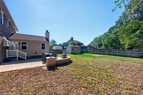 Exterior - 24 Phyllis Ln, Hampton, VA 23666 photo 6 of 8