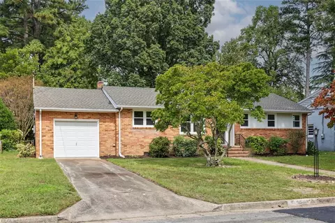 17 Carolyn Dr, Newport News, VA 23606