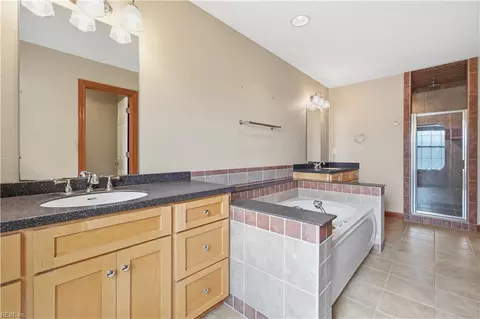 Bath - 8 Randolph Dr, Windsor, VA 23487 photo 5 of 7