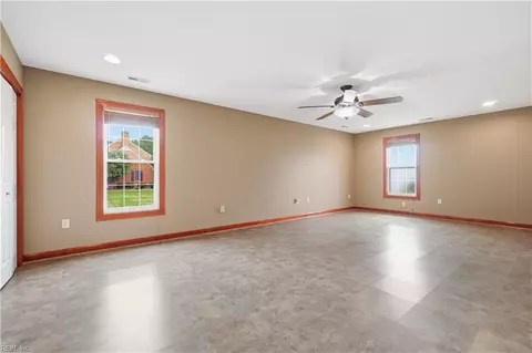 Living - 8 Randolph Dr, Windsor, VA 23487 photo 5 of 7