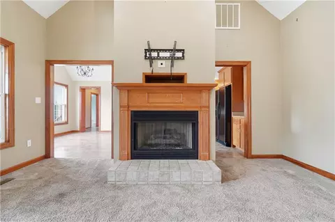 Living - 8 Randolph Dr, Windsor, VA 23487 photo 4 of 7