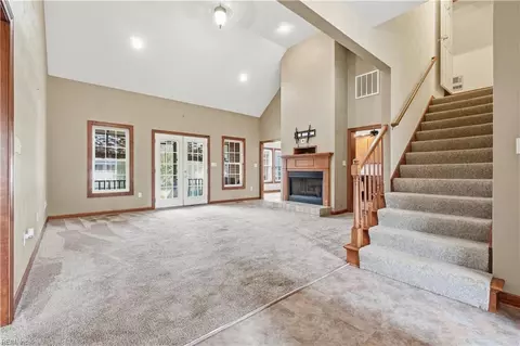 Living - 8 Randolph Dr, Windsor, VA 23487 photo 3 of 7