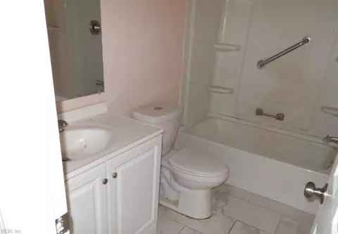 Bath - 118 Harris Creek Rd, Hampton, VA 23669 photo 1 of 2