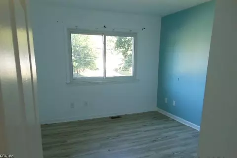 Bedroom - 118 Harris Creek Rd, Hampton, VA 23669 photo 1 of 5