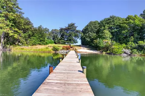 View/Area - 19 Apache Dr, Deltaville, VA 23043 photo 9 of 11