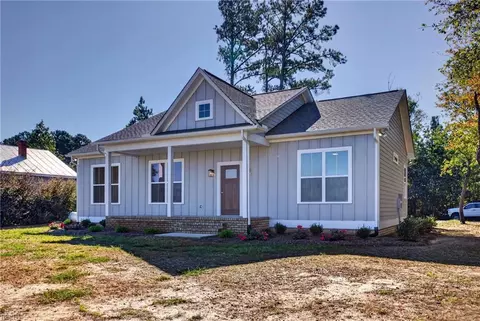 Exterior - 19 Apache Dr, Deltaville, VA 23043 photo 2 of 5
