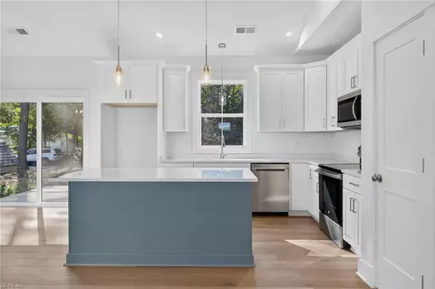 Kitchen - 19 Apache Dr, Deltaville, VA 23043 photo 1 of 2