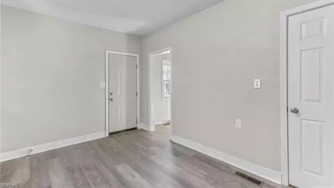 Entry Way - 201 Central Ave, Suffolk, VA 23434 photo 3 of 5