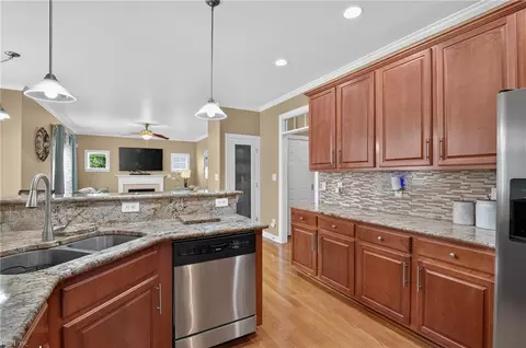 Kitchen - 4 Kenan Ct, Hampton, VA 23666 photo 1 of 3