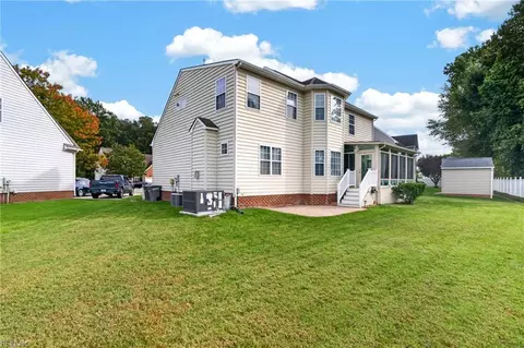 Exterior - 4 Kenan Ct, Hampton, VA 23666 photo 5 of 8