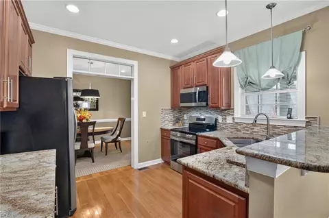 Kitchen - 4 Kenan Ct, Hampton, VA 23666 photo 2 of 3