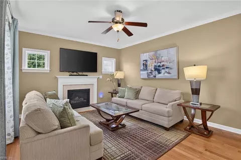 Living - 4 Kenan Ct, Hampton, VA 23666 photo 1 of 1