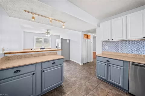 Kitchen - 1 Ewell Ct, Hampton, VA 23669 photo 3 of 3