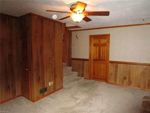 Living - 14 Woodburn Dr, Hampton, VA 23664 photo 5 of 5
