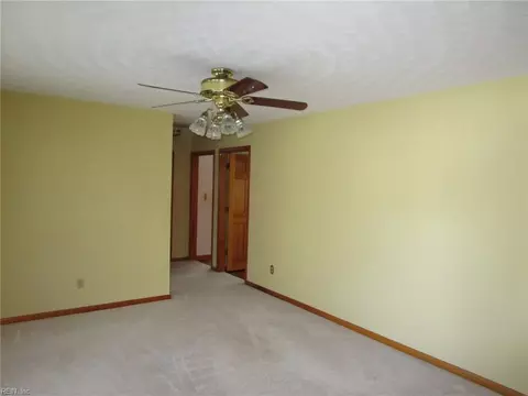 Living - 14 Woodburn Dr, Hampton, VA 23664 photo 1 of 5