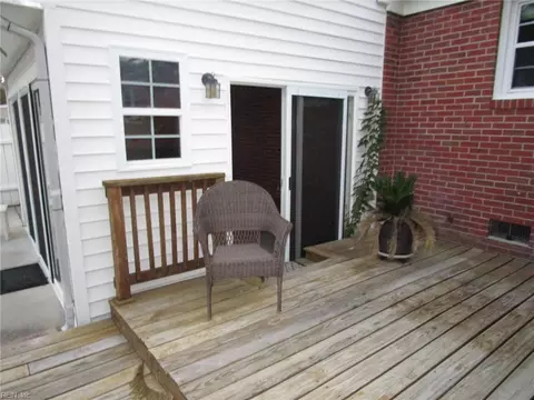 Exterior - 14 Woodburn Dr, Hampton, VA 23664 photo 9 of 9