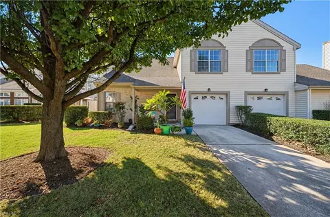 5101 Heathglen Cir, Virginia Beach, VA 23456