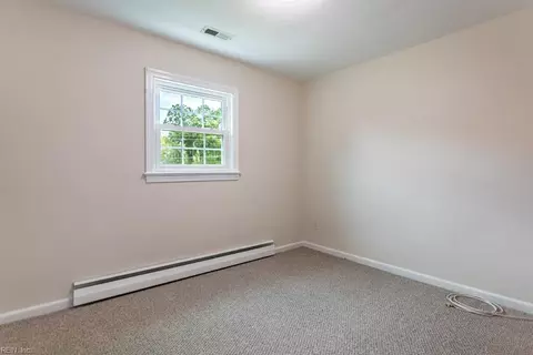 Bedroom - 53 Wheatland Dr, Hampton, VA 23666 photo 6 of 7