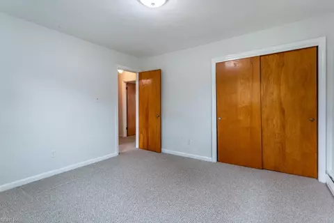 Bedroom - 53 Wheatland Dr, Hampton, VA 23666 photo 5 of 7