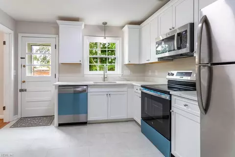 Kitchen - 53 Wheatland Dr, Hampton, VA 23666 photo 2 of 3