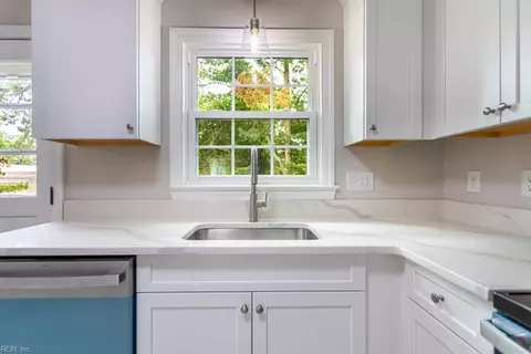 Kitchen - 53 Wheatland Dr, Hampton, VA 23666 photo 3 of 3