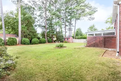 Exterior - 53 Wheatland Dr, Hampton, VA 23666 photo 4 of 7