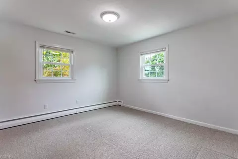Bedroom - 53 Wheatland Dr, Hampton, VA 23666 photo 4 of 7