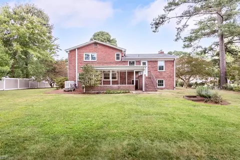 Exterior - 53 Wheatland Dr, Hampton, VA 23666 photo 3 of 7