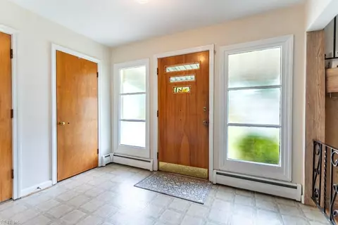 Entry Way - 53 Wheatland Dr, Hampton, VA 23666 photo 1 of 5