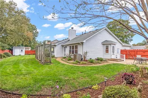 Exterior - 879 Short Line Rd, Virginia Beach, VA 23451 photo 2 of 6