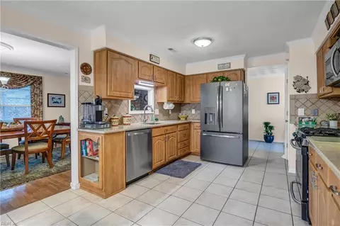 Kitchen - 879 Short Line Rd, Virginia Beach, VA 23451 photo 4 of 4